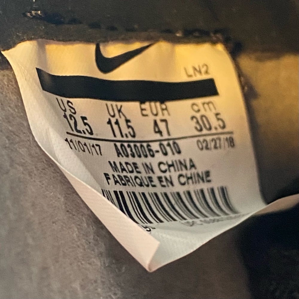 Nike Vapor Untouchable 3 Elite Black Football Cleats AO3006-010 Men's Size 12.5 - Picture 9 of 9